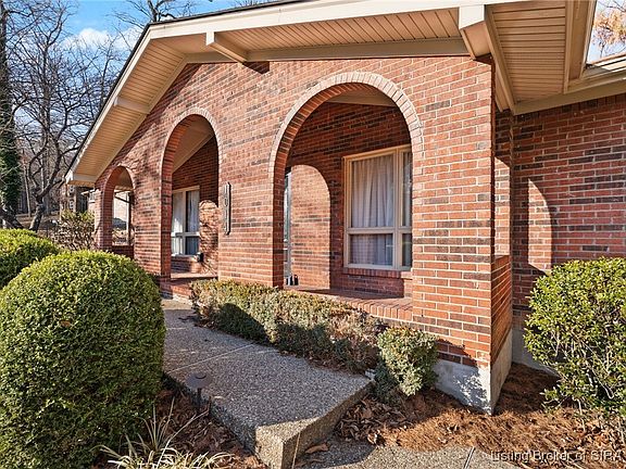 4th image of 1014 Wildwood Lane