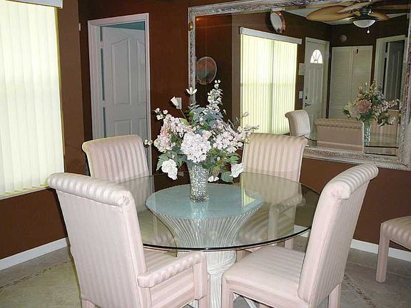 4th image of 1416 Coral Oak Ln #1003