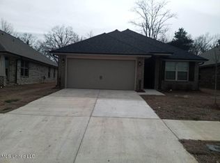 7805 Ferndale Dr, Olive Branch, MS 38654