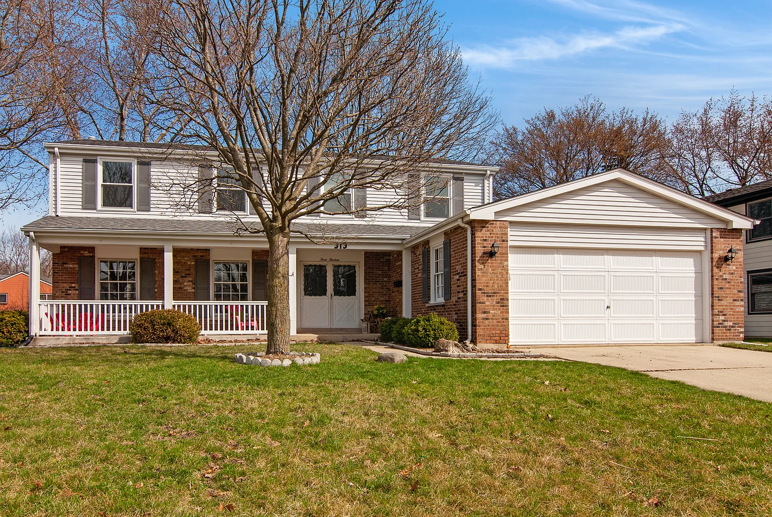 313 Cottonwood Ln photo 1