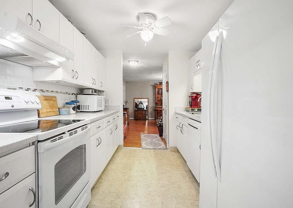 Ledgewood Condominiums 5 Ledgewood Way Peabody MA Zillow