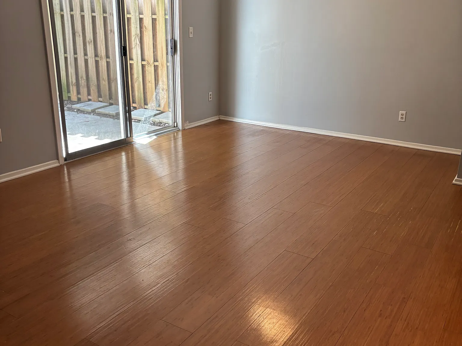 2 bed, 2.5 bath, 1200 sqft, $2,000 — Photo 4
