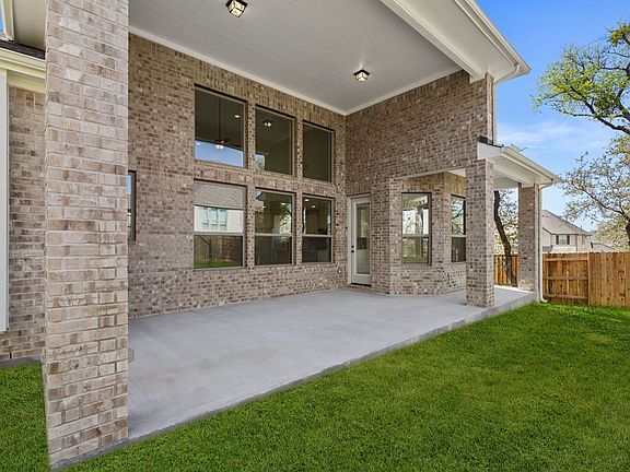 3rd image of 484 Painted Creek Way