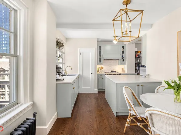 60 Gramercy Park N APT 15H, Manhattan, NY 10010