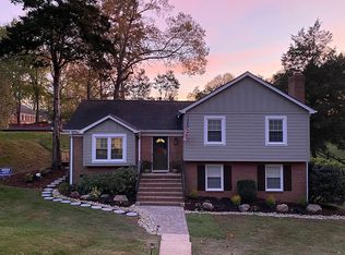 2401 Roundabout Ln, Charlotte, NC 28210