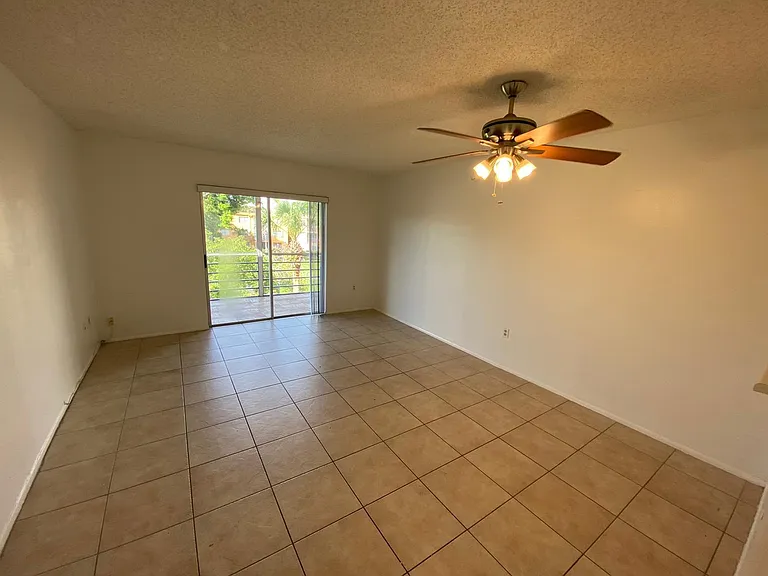 4304 NW 9th Ave #3-3B — Photo 5