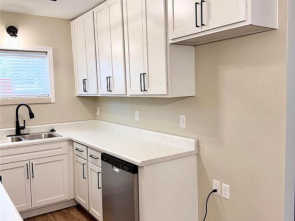 4th image of 400 W Holden Ave