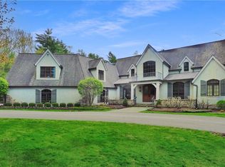 33651 Lombardy Ln, Pepper Pike, OH 44124