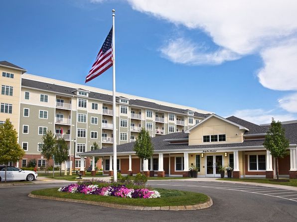 Axis at Lakeshore | 4100 Summit Dr, Bridgewater, MA