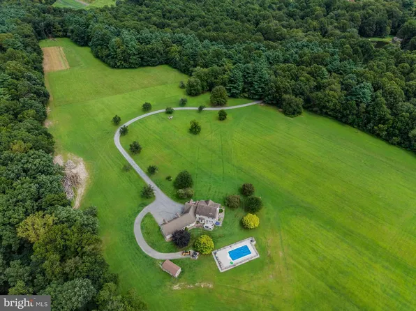 392 Peach Glen Rd, Gardners, PA 17324