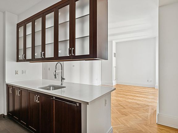 5th image of 205 W 76th St #9K