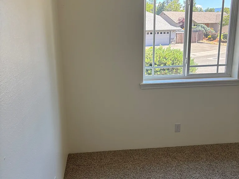 2700 SW Acres Rd — Photo 17