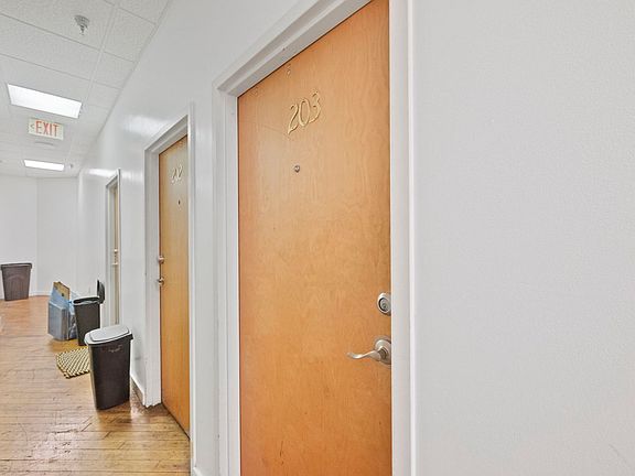 3rd image of 21 S 13th St APT 203