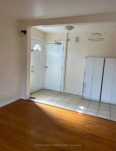 100 Sutherland Ave Photo 1