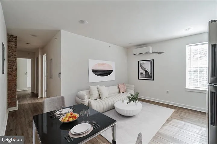 405 S 42nd St #1M