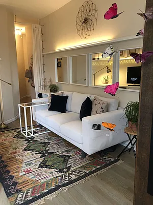 Rented by NestApple, Inc. | media 17