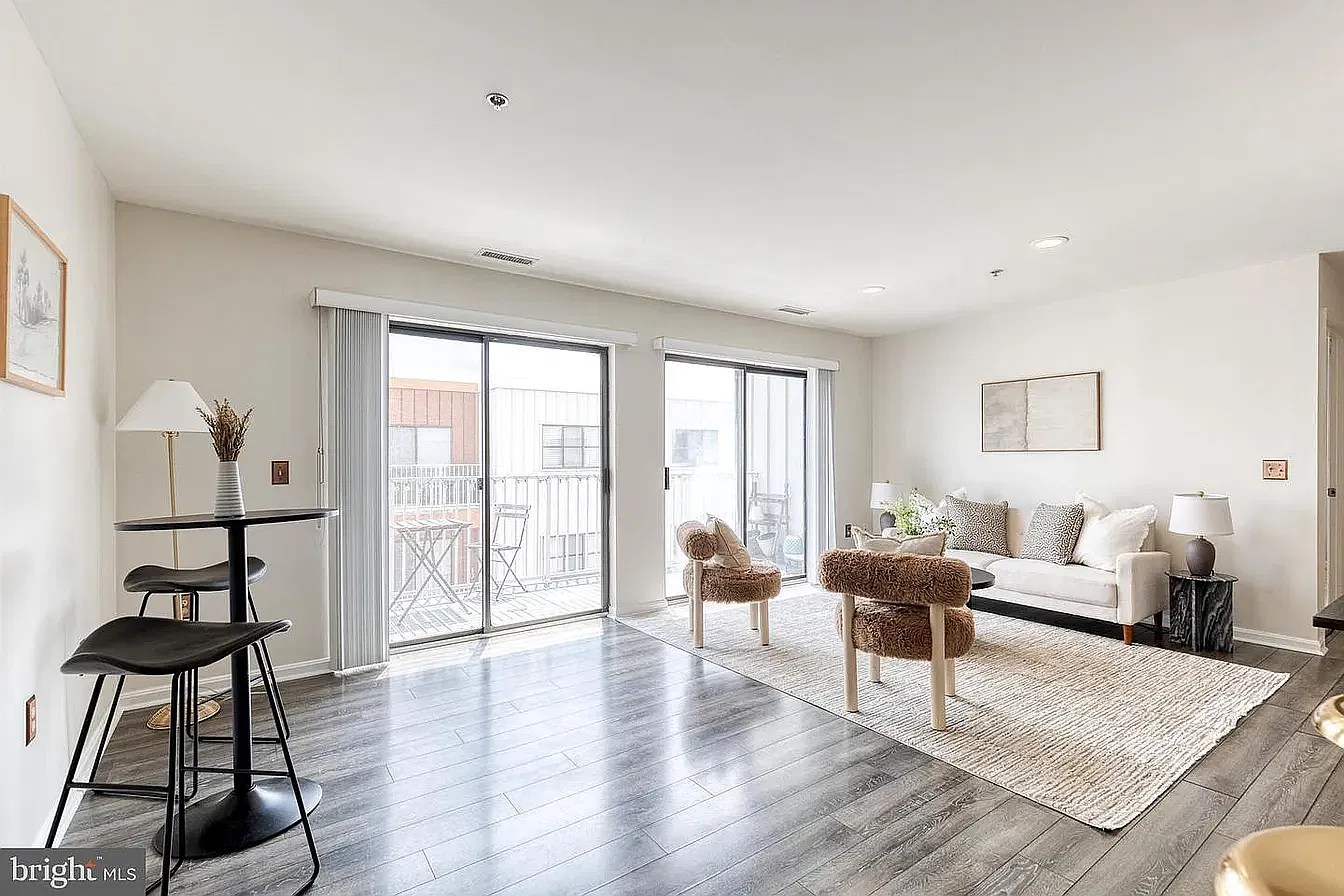 2 bed, 1100 sqft, $2,795 — Photo 3