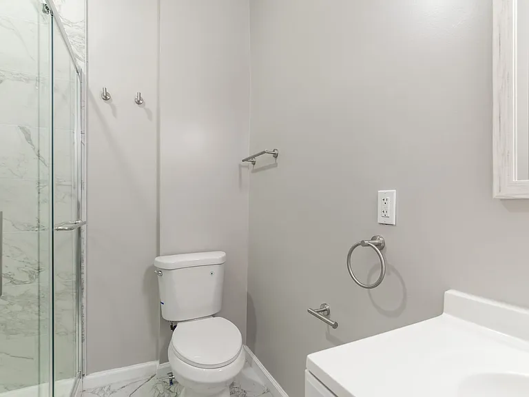 2827 W Girard Avenue — Photo 20