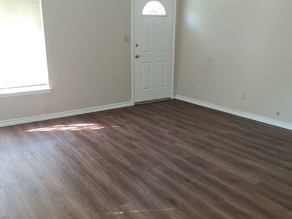 5th image of 101 McGregor St