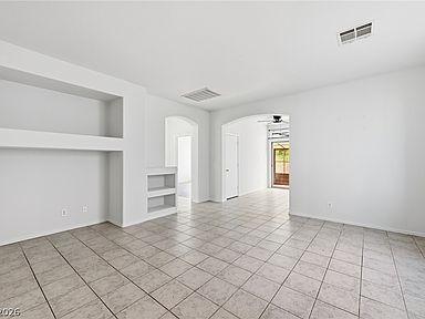 1069 Sweeping Ivy Ct, Las Vegas, NV 89183, photo 5