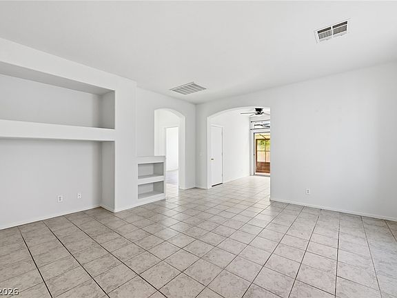 5th image of 1069 Sweeping Ivy Ct