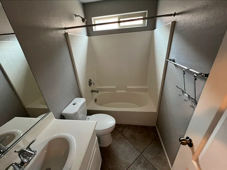 7609 Finishing Touch Ct — Photo 3