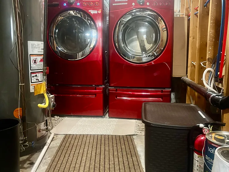Laundry/Utility room with 6 ft clothes hanging rod