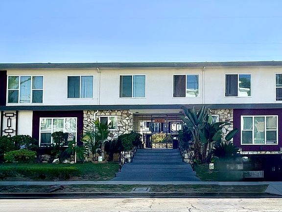 2nd image of 5110 Harold Way #5bd5238ee