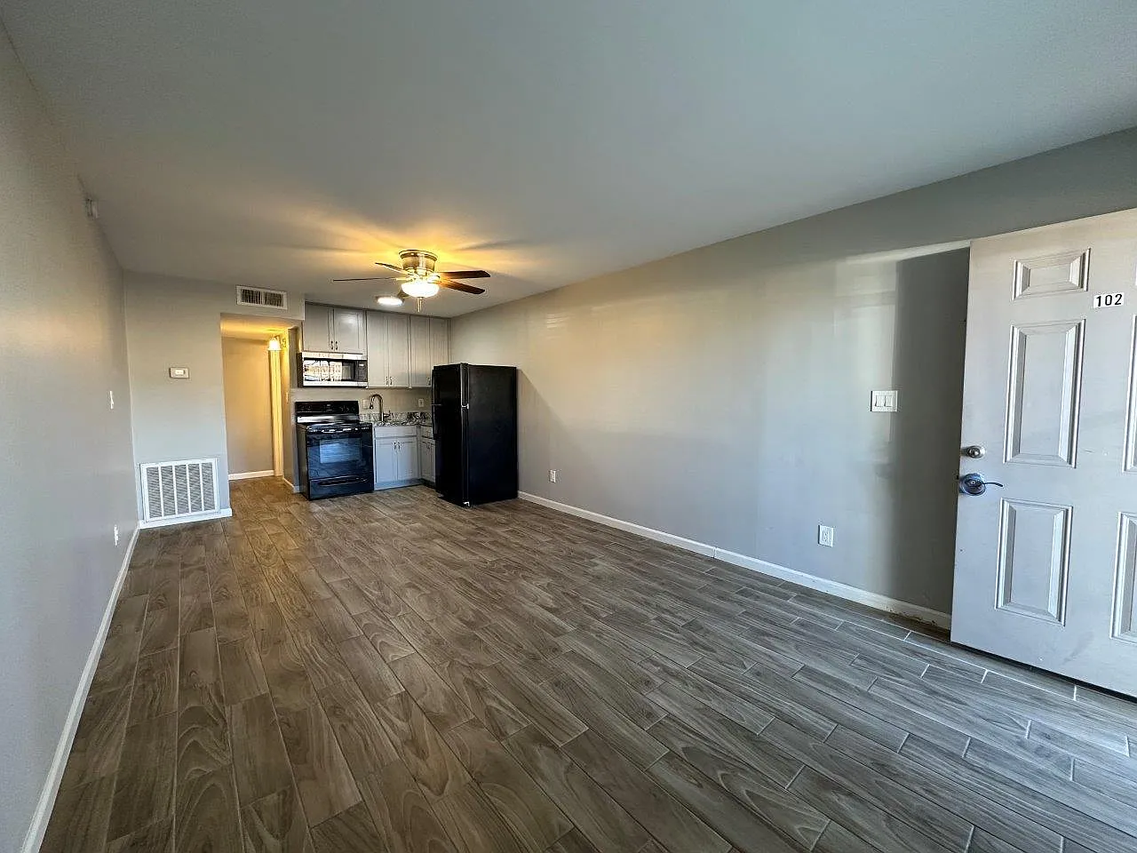 9647 N 10th Ave — Photo 2