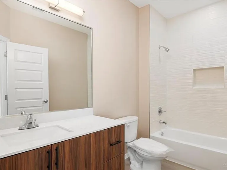 3109 W Kenwood St — Photo 5