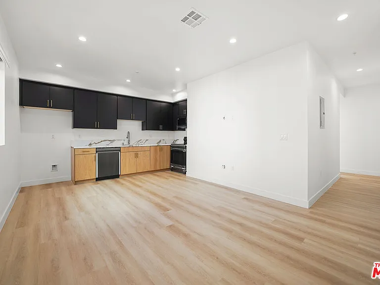 4176 Willimet St — Photo 11