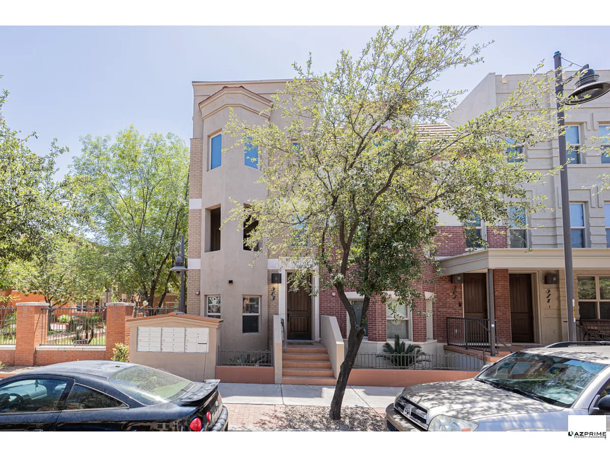 Building Photo - 563 W 6th St