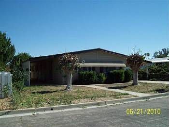 5th image of 444 Long St