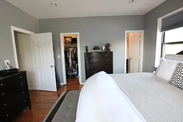 Rented by Compass | media 18