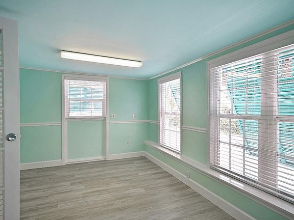 4th image of 3211 Ocean Dr