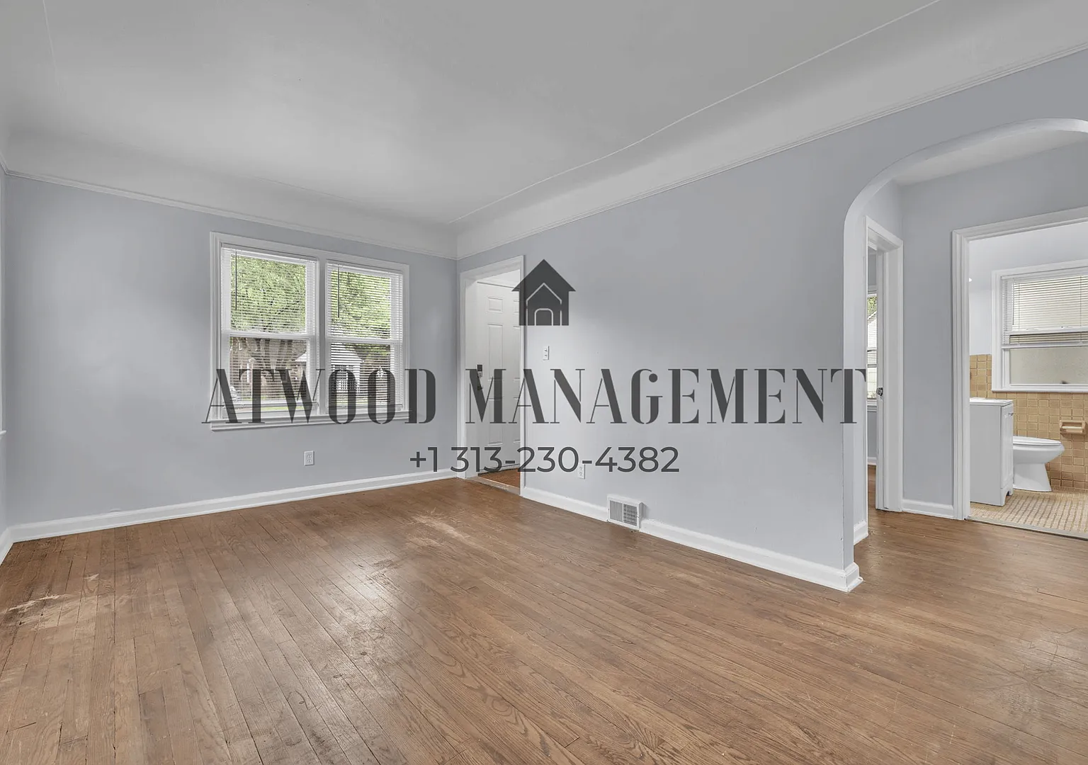This beautifully updated 3-bedroom, 1-bath single-family home is ready for move-in! — Photo 2