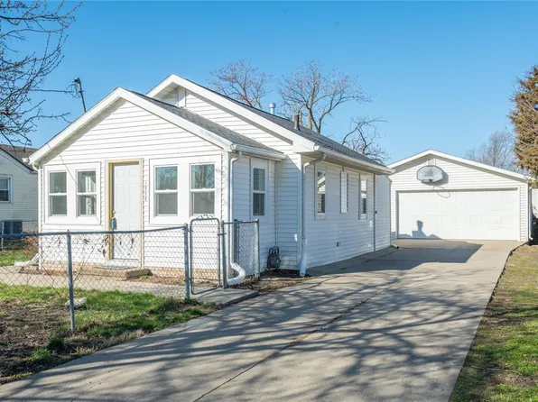 1900 E 22nd St, Des Moines, IA 50317