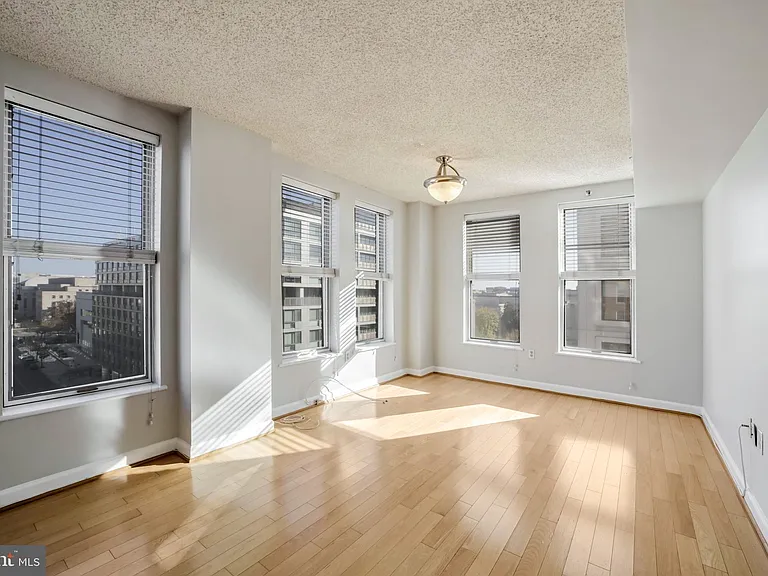 601 Pennsylvania Ave NW #910 — Photo 5