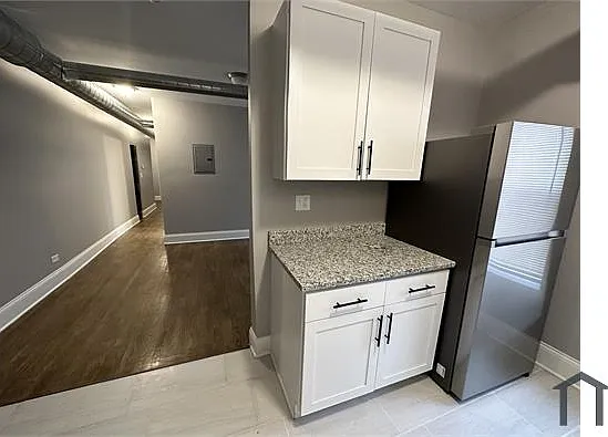 5758 S Green St #3 — Photo 2
