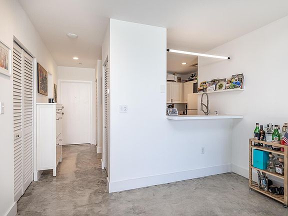 4th image of 1200 West Ave #Bs3