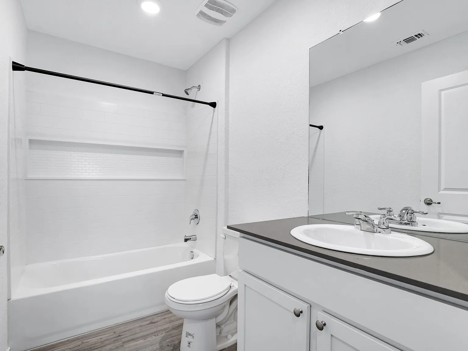 3 bed, 1440 sqft, $1,600 — Photo 2