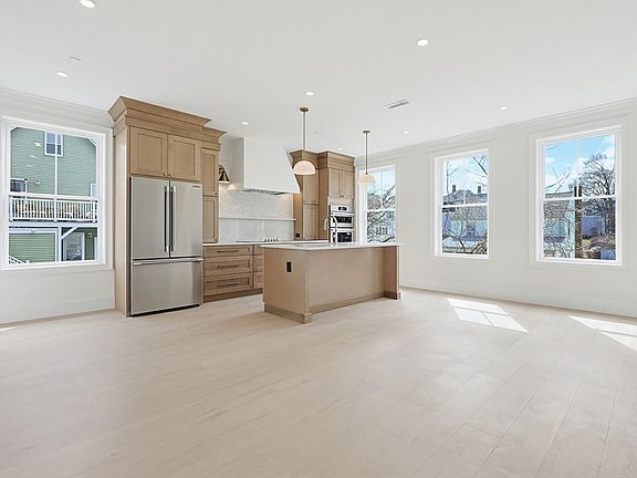 3rd image of 257-257 Market St #R