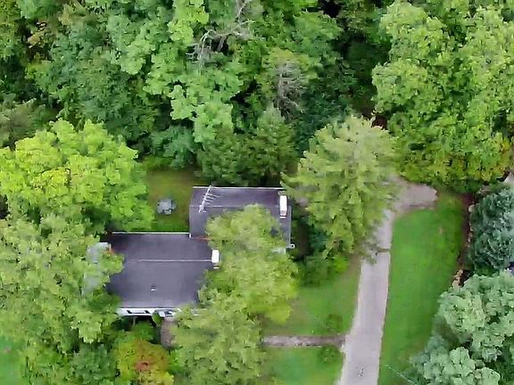 2nd image of 320 Chagrin Blvd
