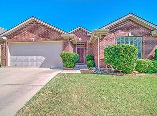 745 Red Elm Ln, Fort Worth, TX 76131