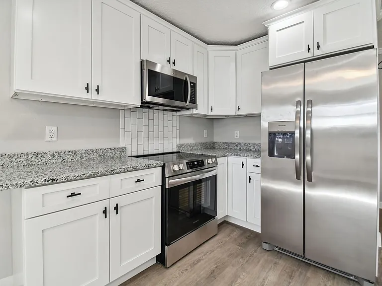 535 W Palmeden Dr — Photo 4
