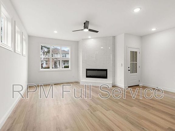 5th image of 2109B 14th Ave N