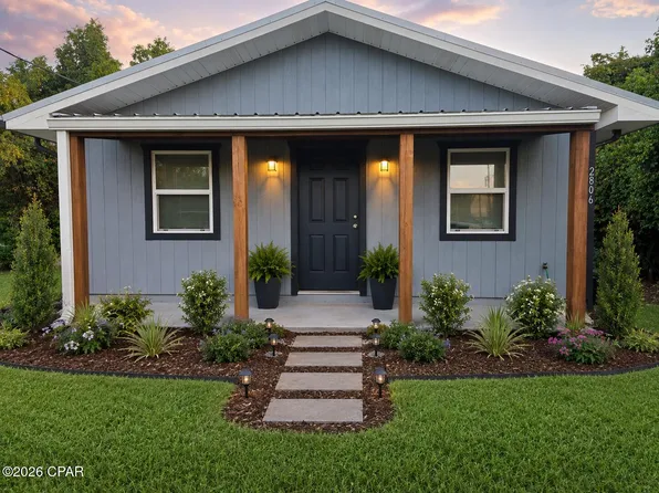 2806 E 3rd St, Panama City, FL 32401