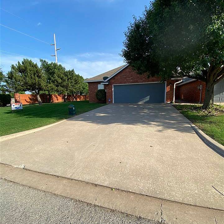 1st image of 6702 NW Maple Dr