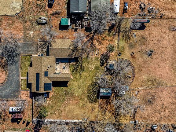 4th image of 590 W Garden Ln
