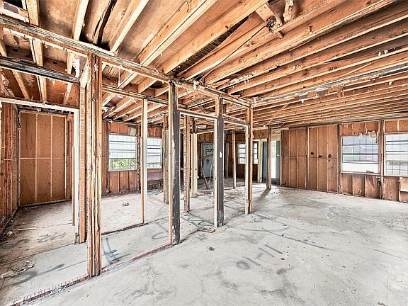 5th image of 720 Dearborn St